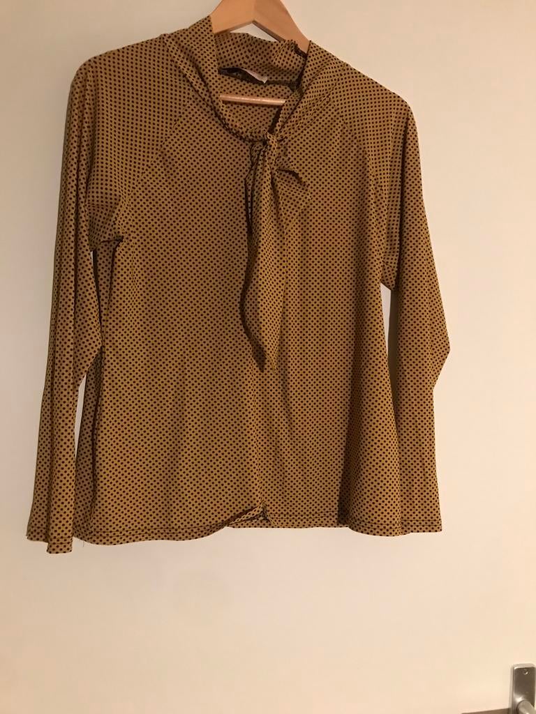 Top met stip maat xs, Geel, Ophalen of Verzenden, Zo goed als nieuw, Lange mouw