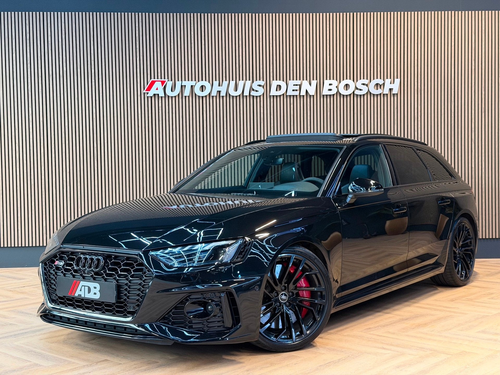 Audi RS4 Avant 2.9 TFSI Quattro - Keramic - Pano - B&O, Automaat, Gebruikt, Zwart, Leder