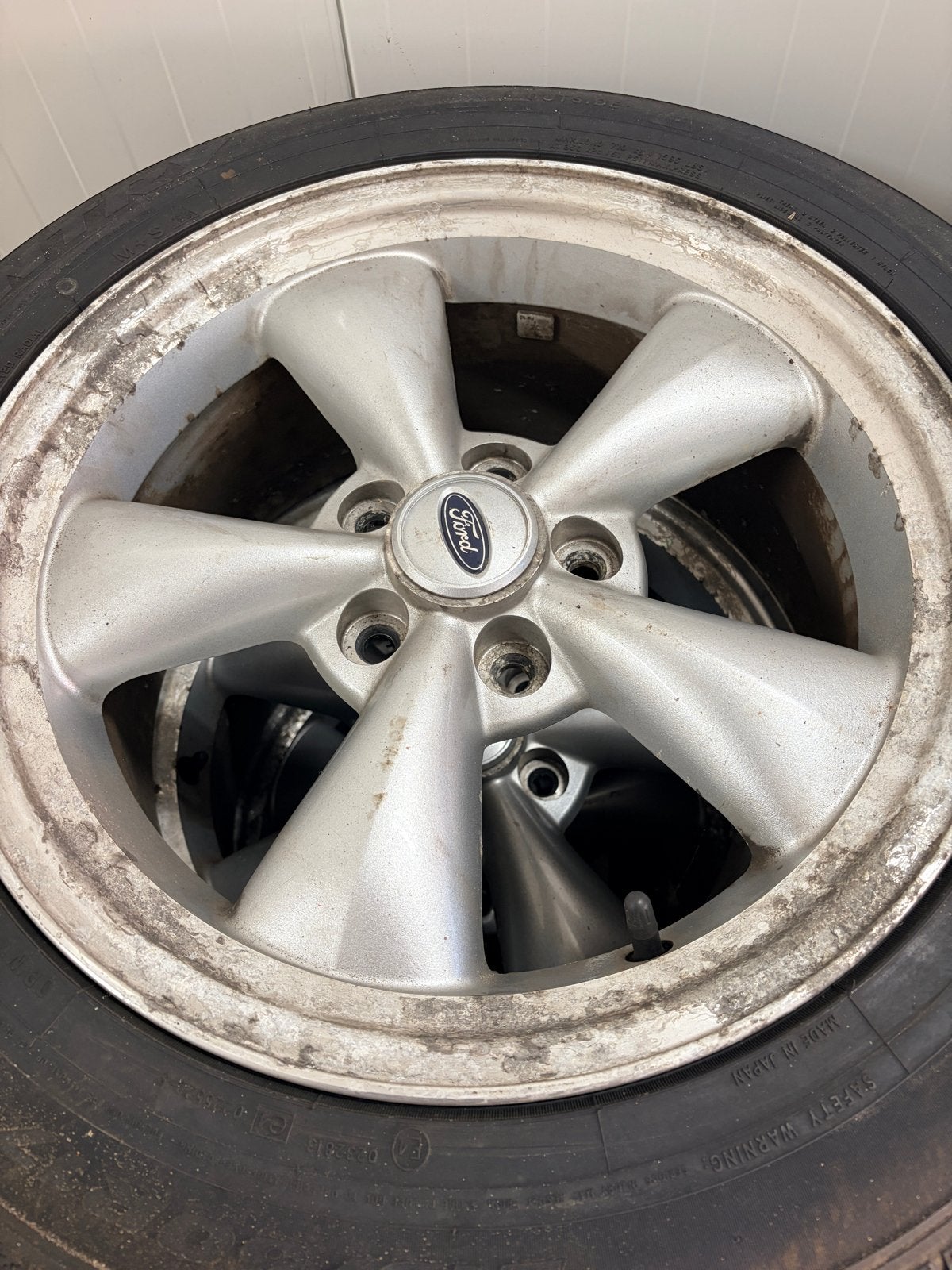 Ford Mustang velgen met banden 17”, Auto-onderdelen, Banden en Velgen, Ophalen, 15 inch, Banden en Velgen, Winterbanden