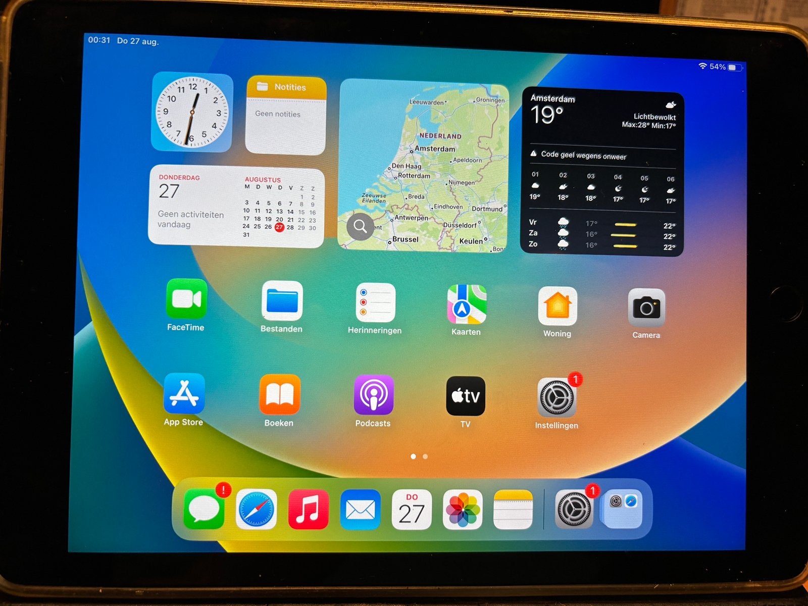 Apple iPad (5e generatie) met hoes, Computers en Software, Apple iPads, 10 inch, Apple iPad, Zwart, Ophalen of Verzenden