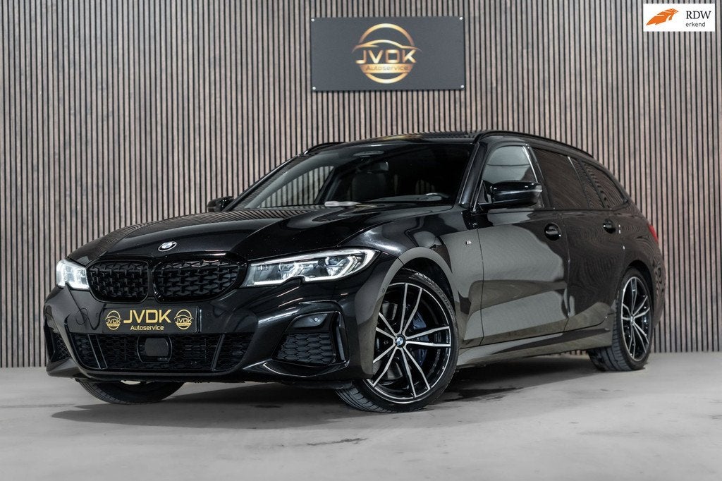 BMW 3-serie Touring M340d xDrive High Executive PANO LEDER C, Auto's, Automaat, Zwart, 2993 cc, Automatische klimaatregeling