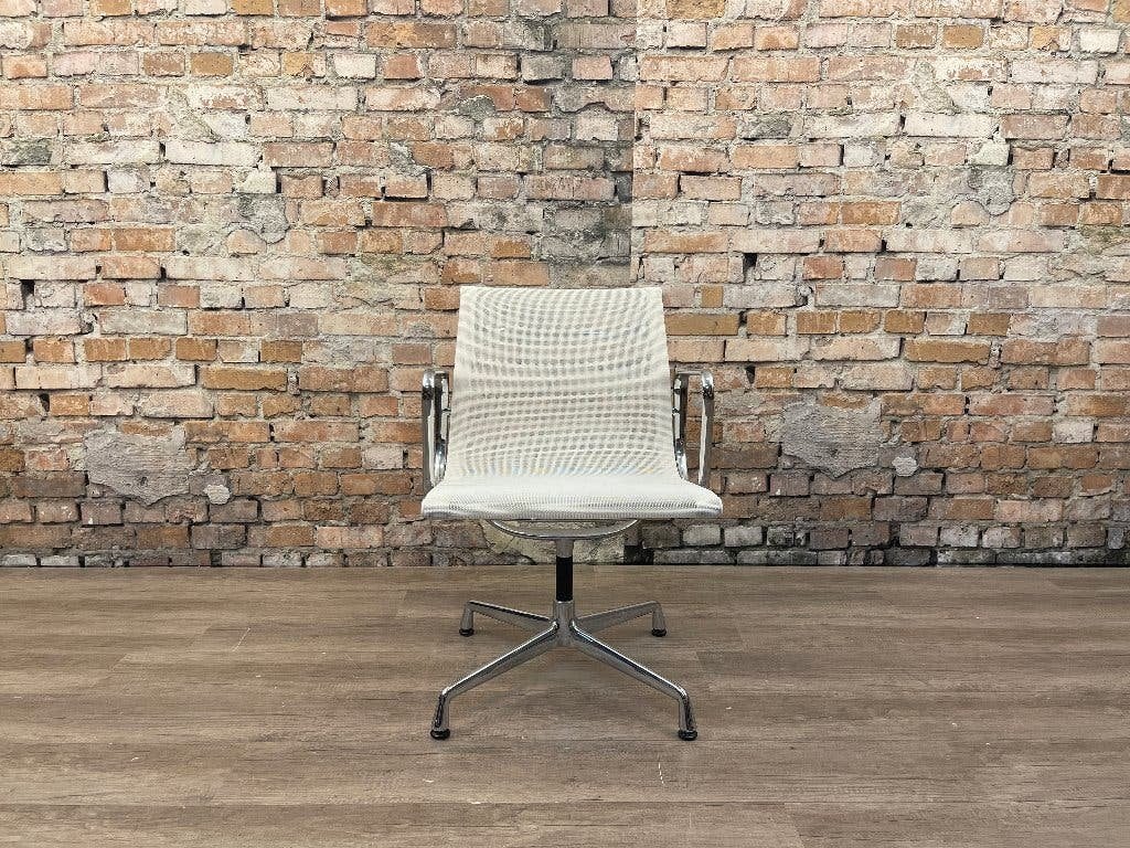 Vitra EA 107 – Wit netweave chroom | Charles & Ray Eames, Huis en Inrichting, Ophalen, Metaal, Wit, Design