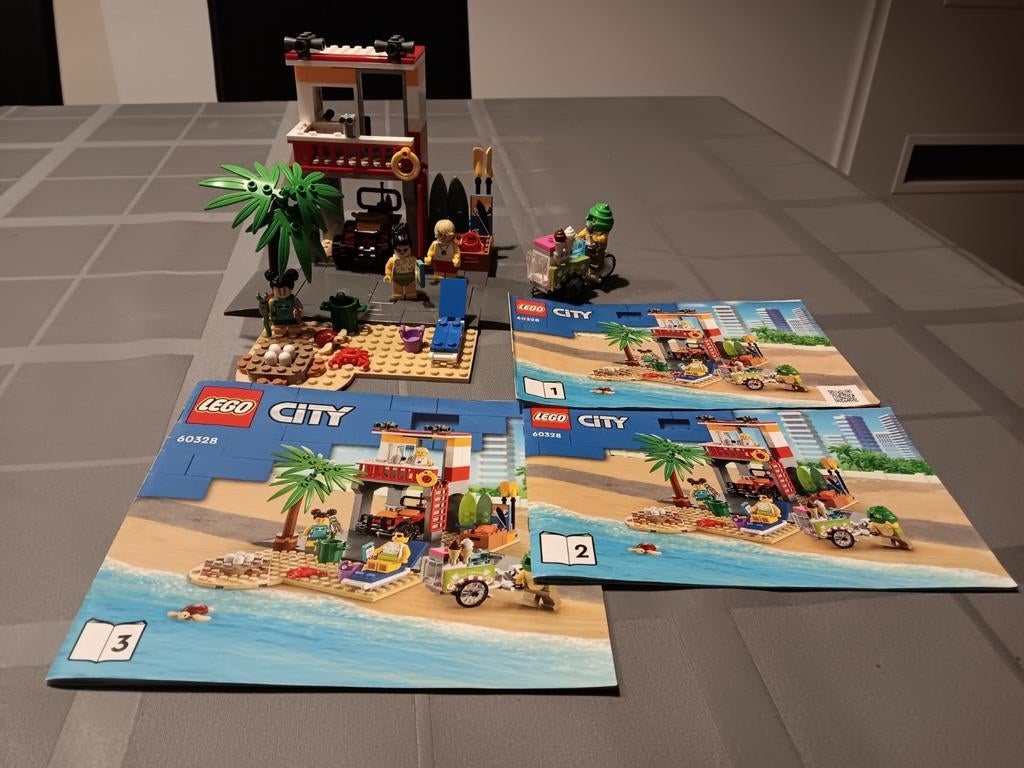Lego City 60328 Strandwachtpost met accessoires, Kinderen en Baby's, Speelgoed | Duplo en Lego, Ophalen of Verzenden, Zo goed als nieuw