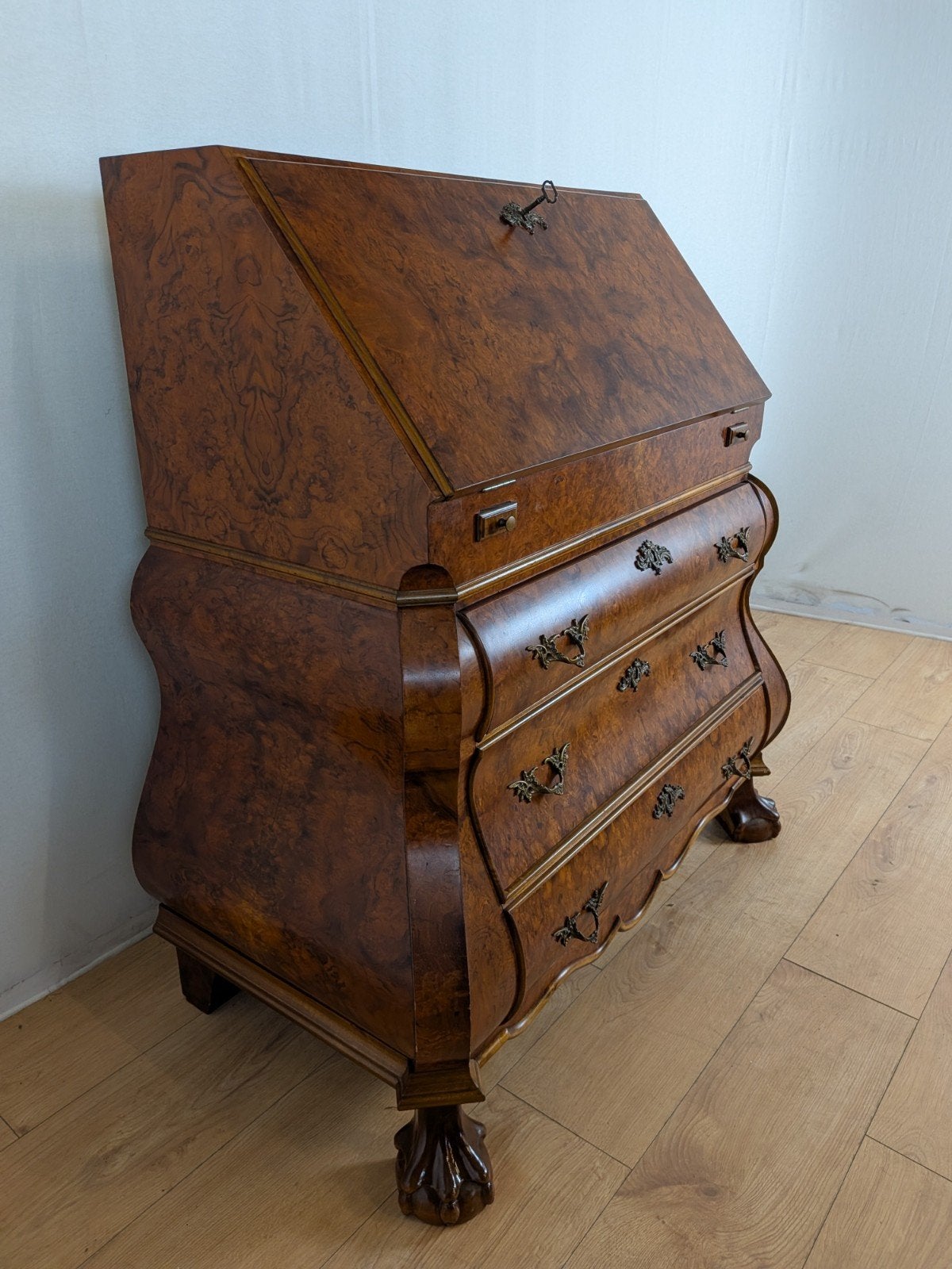 Luxe wortelnoten bombe secretaire – Hollandse Louis XV-stijl, Antiek en Kunst, Ophalen of Verzenden