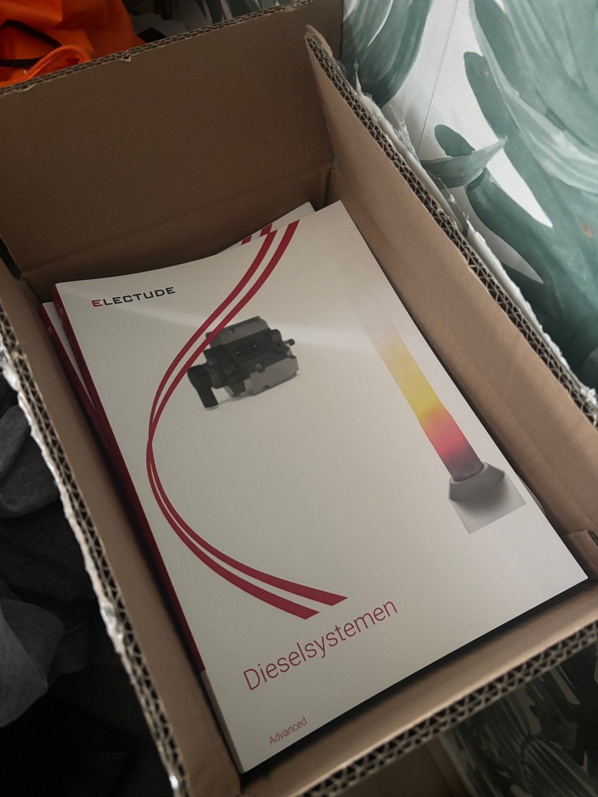 Boeken opleiding automonteur, Ophalen of Verzenden, Zo goed als nieuw