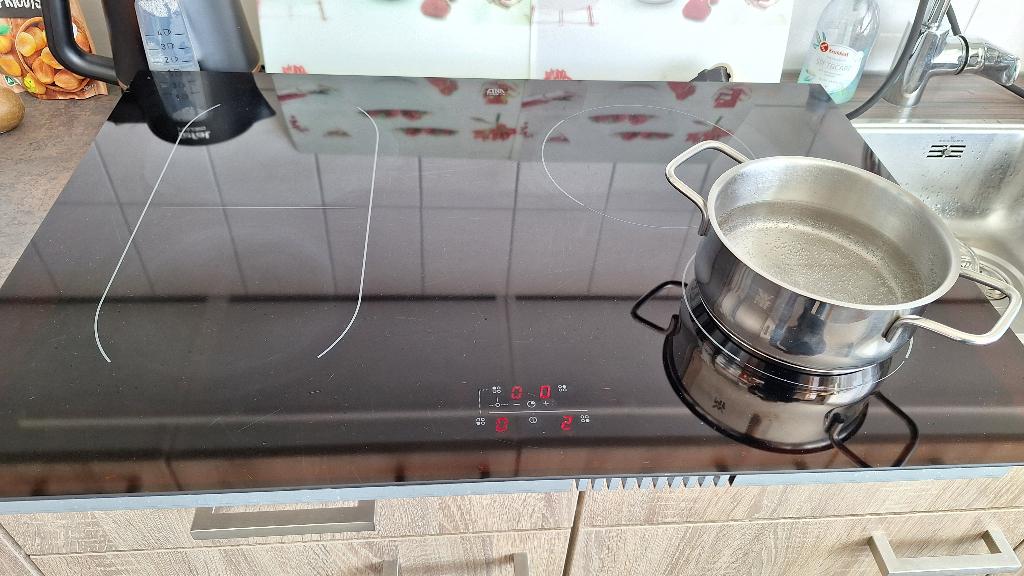 Inductie kookplaat Etna KI477ZT 77cm 2x230V, Witgoed en Apparatuur, Kookplaten, Ophalen, 4 kookzones, Zo goed als nieuw, Energieklasse A of zuiniger