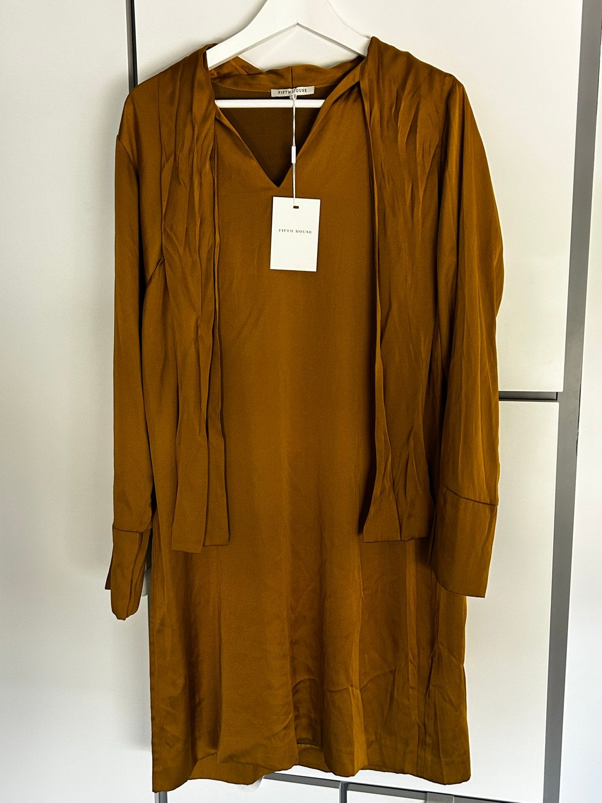 Nieuwe Fifth House jurk maat 40 met strikdesign, Ophalen of Verzenden, Nieuw, Maat 38/40 (M), Overige kleuren