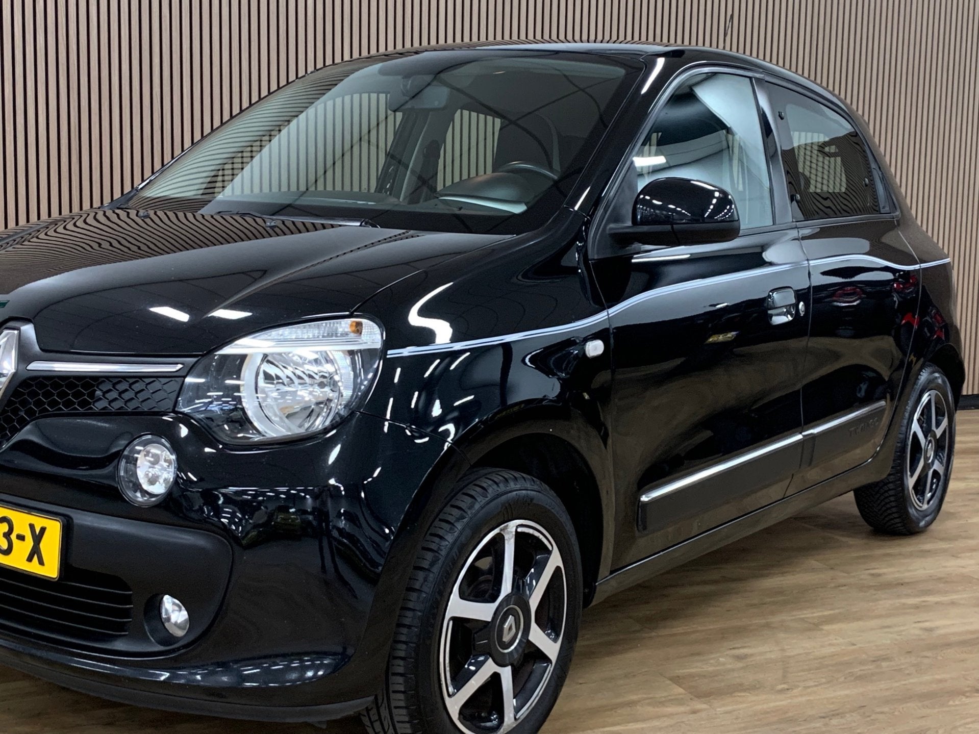 Renault Twingo 1.0 SCe Dynamique|Camera|Airco|, Auto's, Renault, Gebruikt, 840 kg, 4 stoelen, Zwart