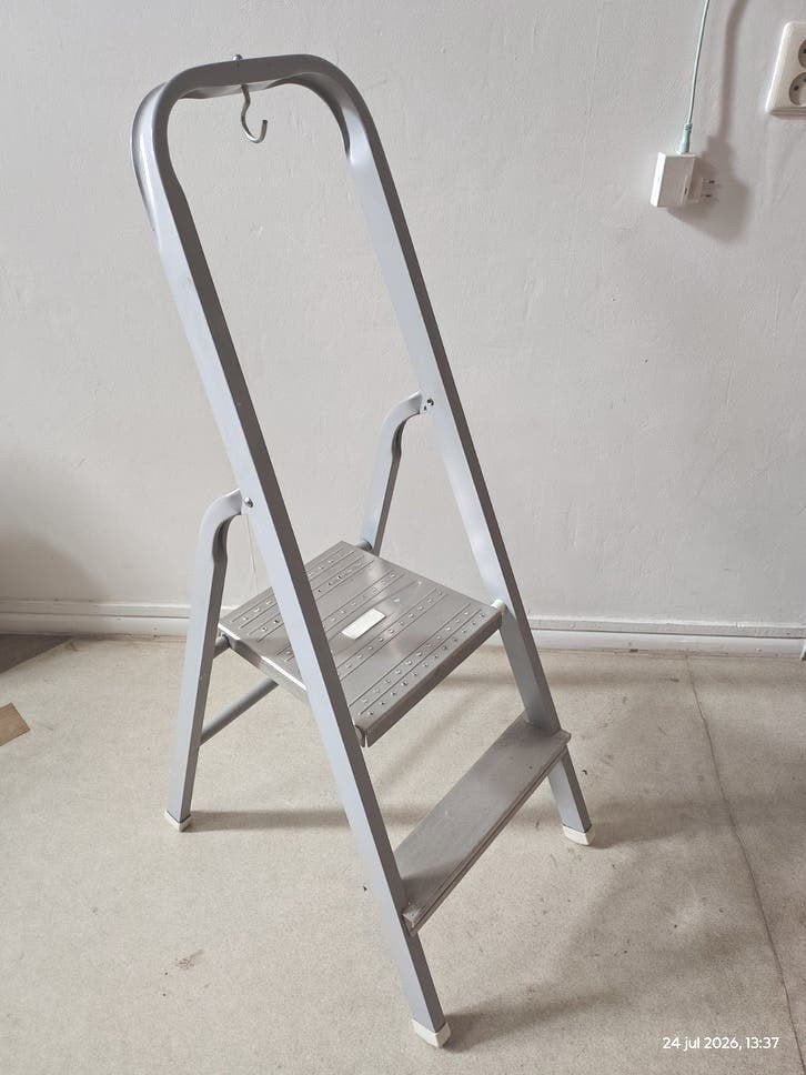 Keukentrap , klein. Hoog 106 cm , breed 37 cm, Ophalen, Trap, Zo goed als nieuw, Opvouwbaar of Inschuifbaar