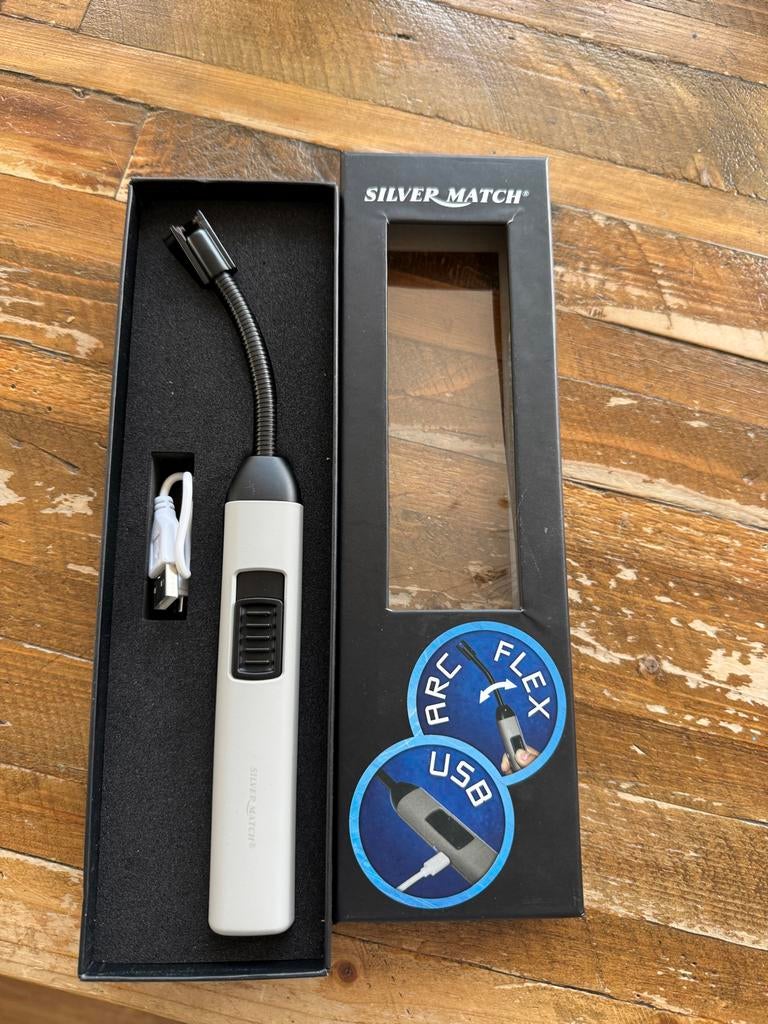 70 Silver Match Oplaadbare Elektrische Aansteker €100, Ophalen of Verzenden, Nieuw, Aansteker