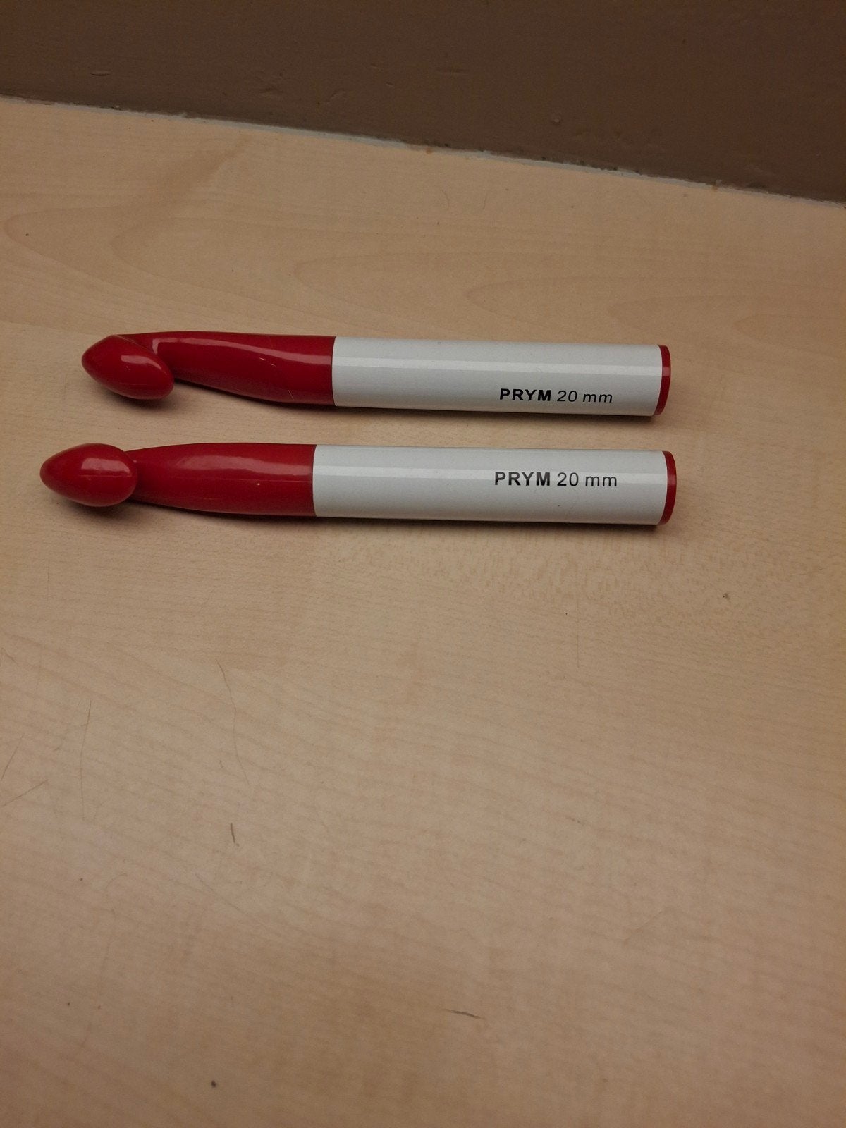2 Prym haaknaalden 20 mm, Ophalen of Verzenden