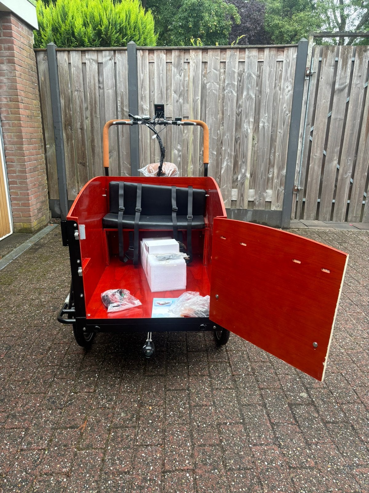 Nieuwe elektrische dog bakfiets helemaal rijklaar, Fietsen en Brommers, Fietsen | Bakfietsen, Ophalen of Verzenden, Zo goed als nieuw