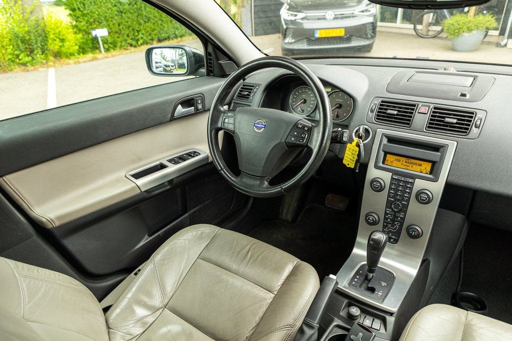 Volvo V50 2.5 T5 Summum Automaat I Leder I Memory I Parkeers, Auto's, Volvo, Gebruikt, Beige, 700 kg, 220 pk
