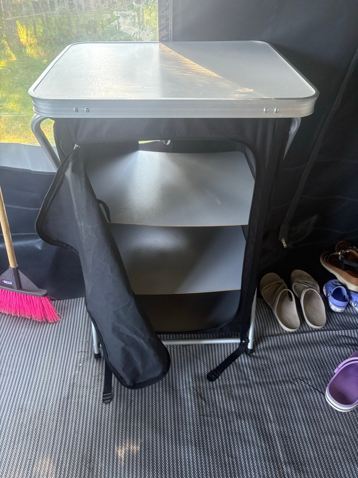 Campingkast met aluminium blad - Handig en compact, Ophalen, Gebruikt