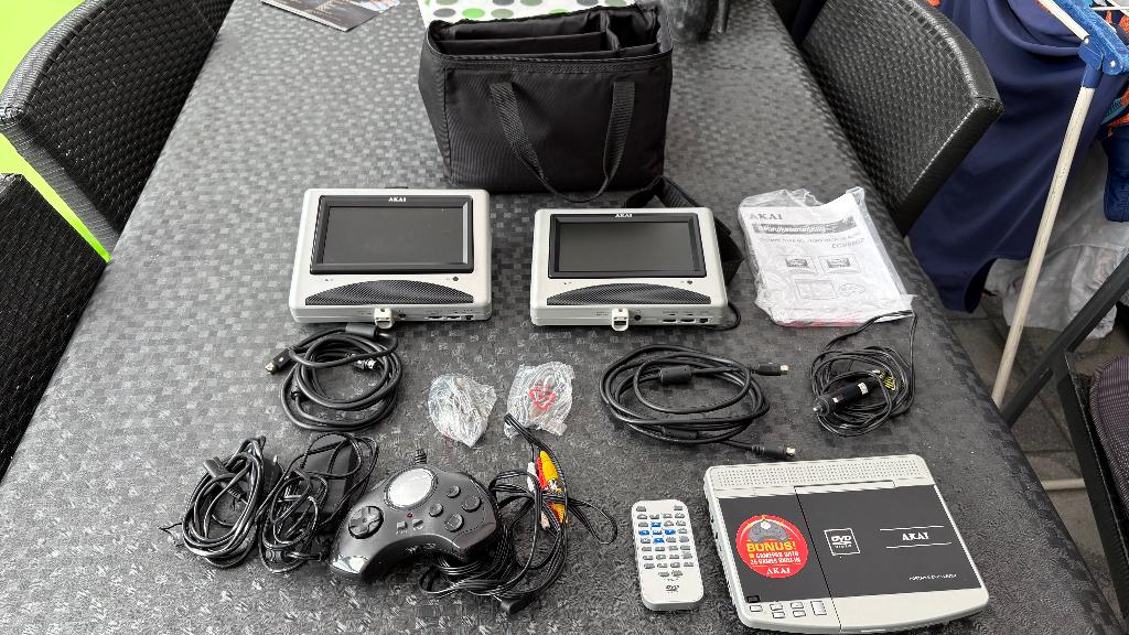 AKAI PORTABLE DVD SCHERMEN met Gamepad en 25 spellen ECV6607, Gebruikt, Draagbaar, Ophalen of Verzenden, Overige merken