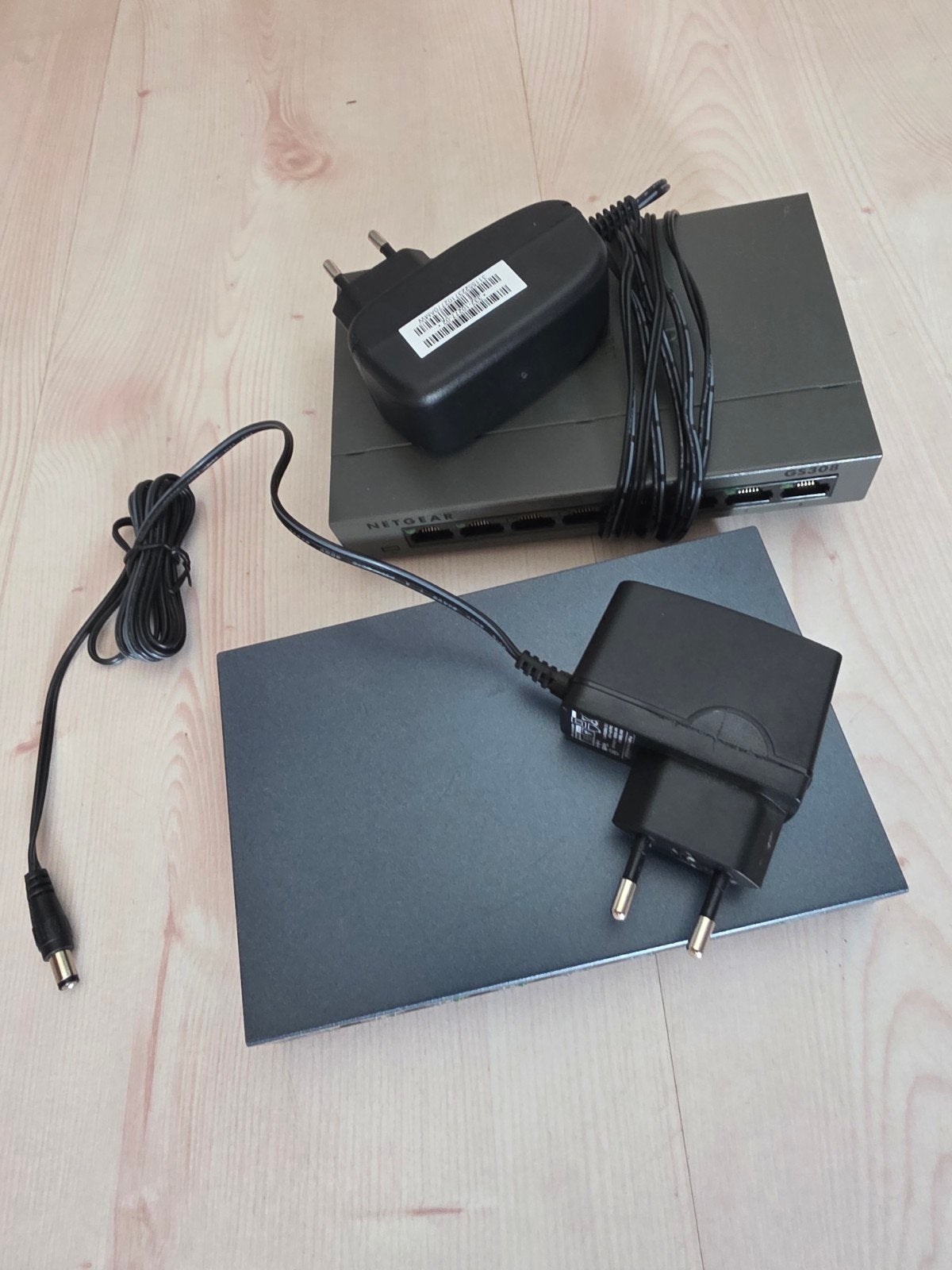 8 poorts gigabit switch Netgear GS308, Ophalen of Verzenden, Zo goed als nieuw