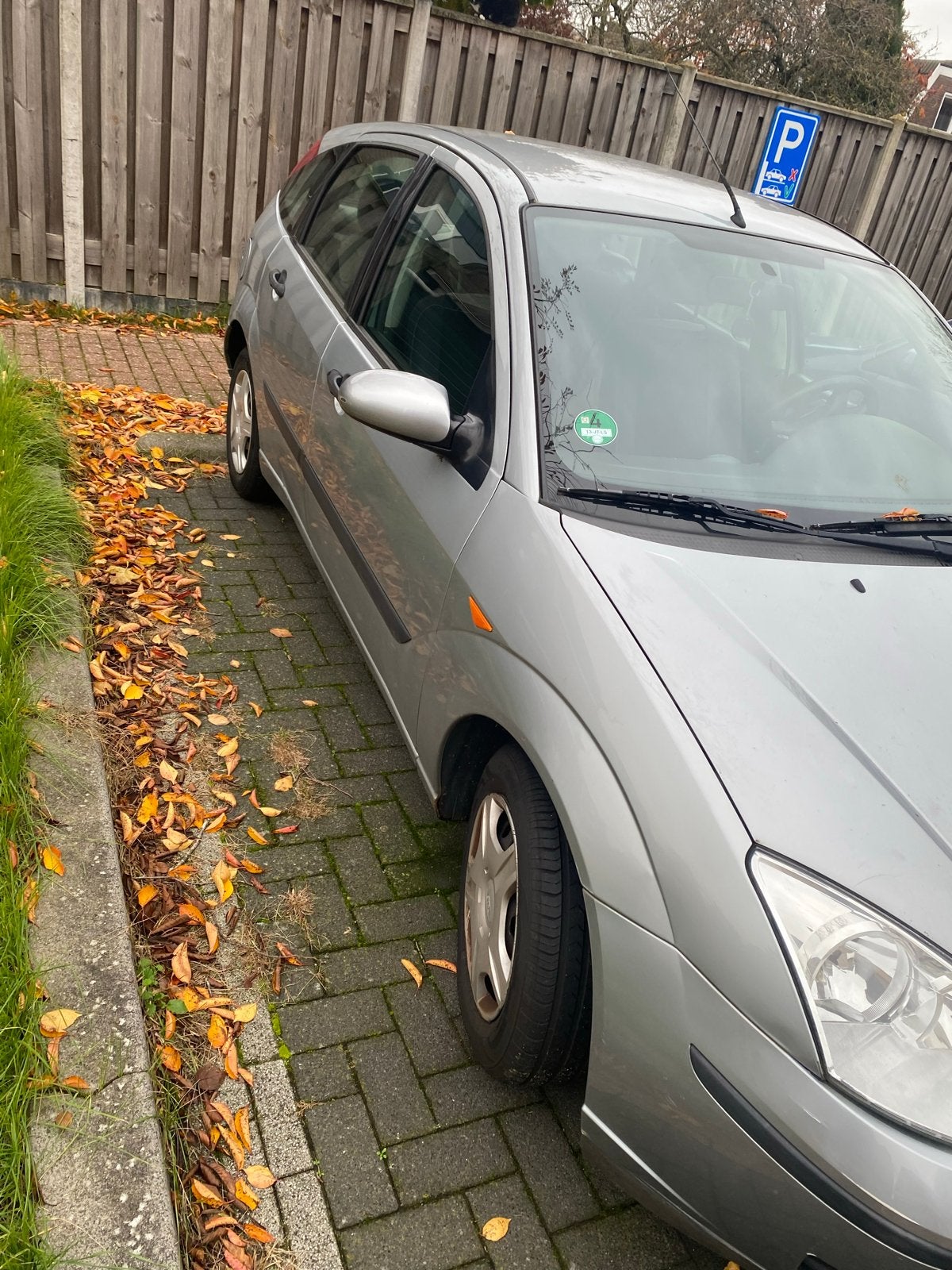 Ford Focus 1.6 I Trend 5D 2002 Grijs, Auto's, 1596 cc, 15 km/l, 100 pk, Origineel Nederlands