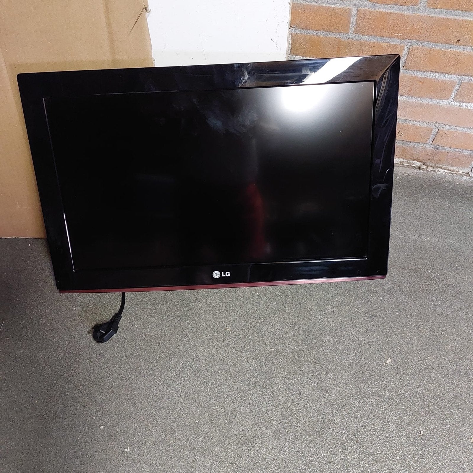 LG TV - Compact en Functioneel, Audio, Tv en Foto, Televisies, Ophalen, 50 Hz, Zo goed als nieuw, LG