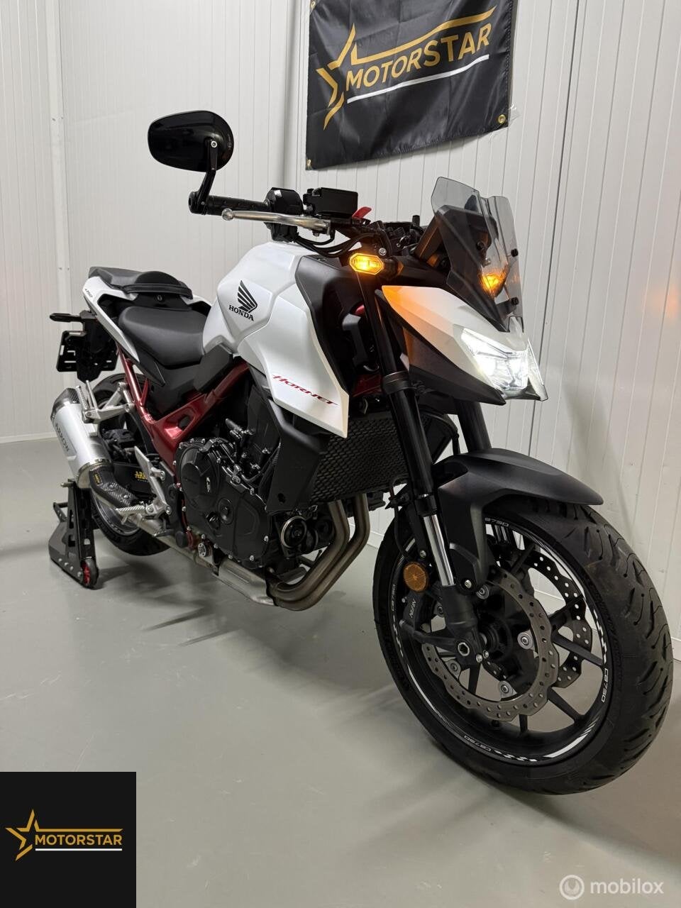 Honda CB 750 Hornet - 2025 - Arrow - Garantie - Nieuwstaat!, Motoren, Motoren | Honda, Bedrijf, Toermotor, meer dan 35 kW, ABS