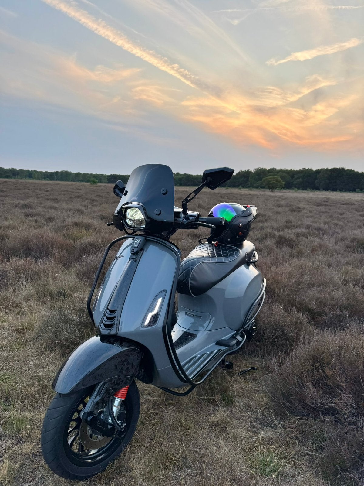 Vespa Sprint 2022 full carbon., Ophalen, Maximaal 45 km/u, Vespa S, Zo goed als nieuw