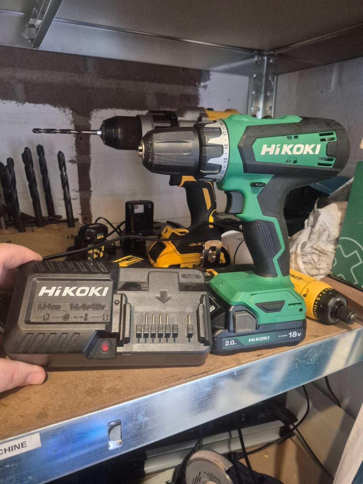 HiKOKI 18V Boor-/Schroefmachine met 1 Accu en Lader, Ophalen, 600 watt of meer, Variabele snelheid, Zo goed als nieuw