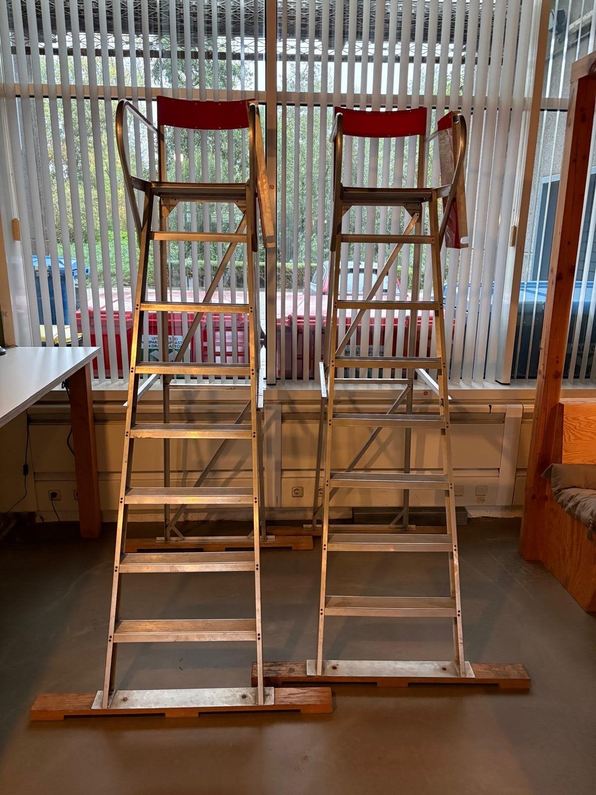 2 Scheidsrechtersstoelen voor tennis of andere sporten, Gebruikt, L00, Overige typen, Ophalen