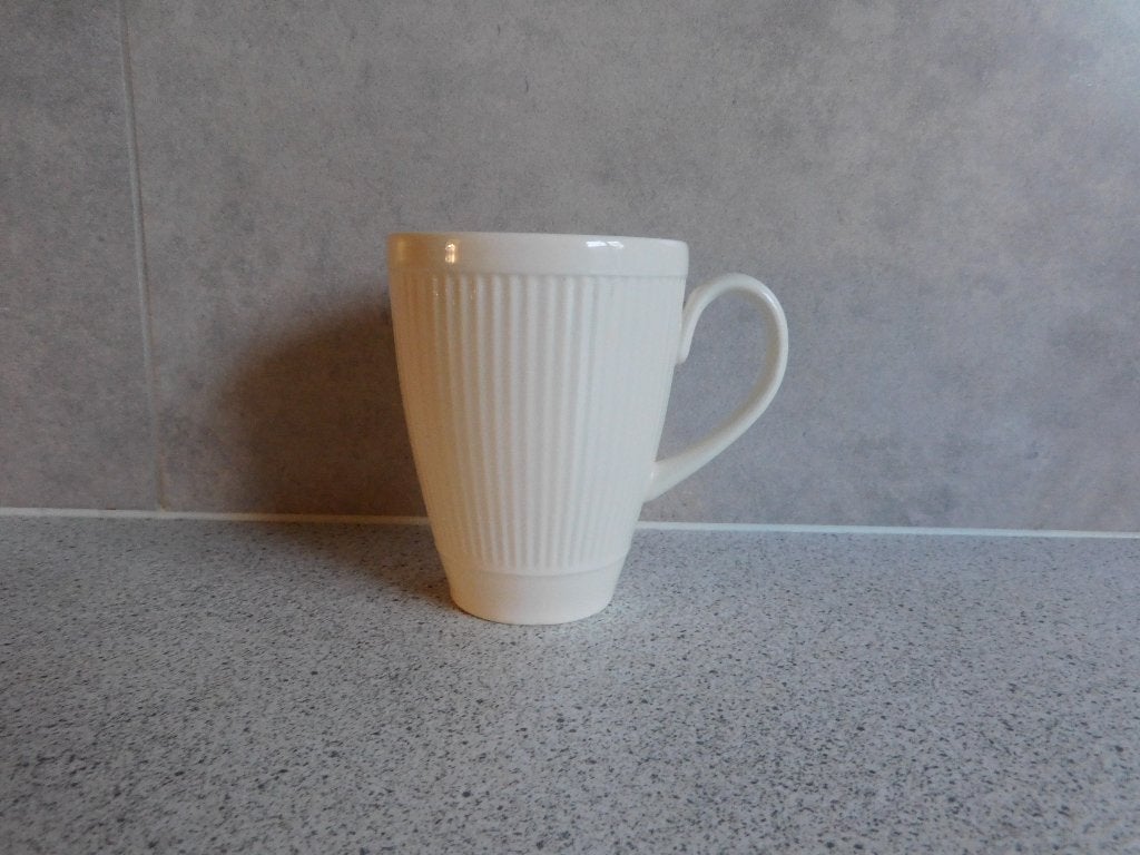 Mok 10x8 cm. Windsor Wedgwood, Ophalen of Verzenden, Zo goed als nieuw, Overige stijlen, Kop(pen) en/of Schotel(s)