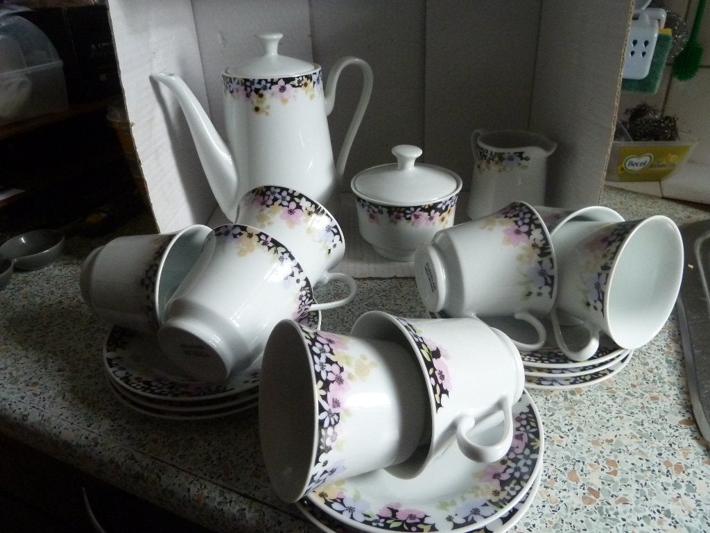 PPorselein thee of koffie servies 8 personen compleet, Ophalen