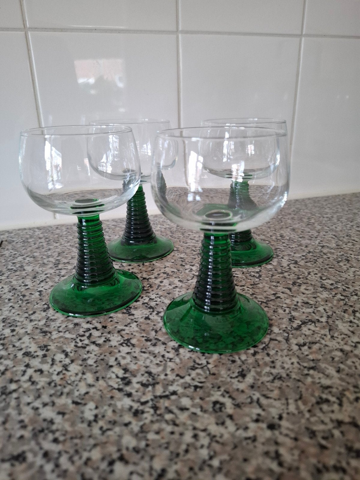 Set van 4 Groene Roemers - 11cm hoog, Antiek en Kunst, Antiek | Glas en Kristal, Ophalen of Verzenden