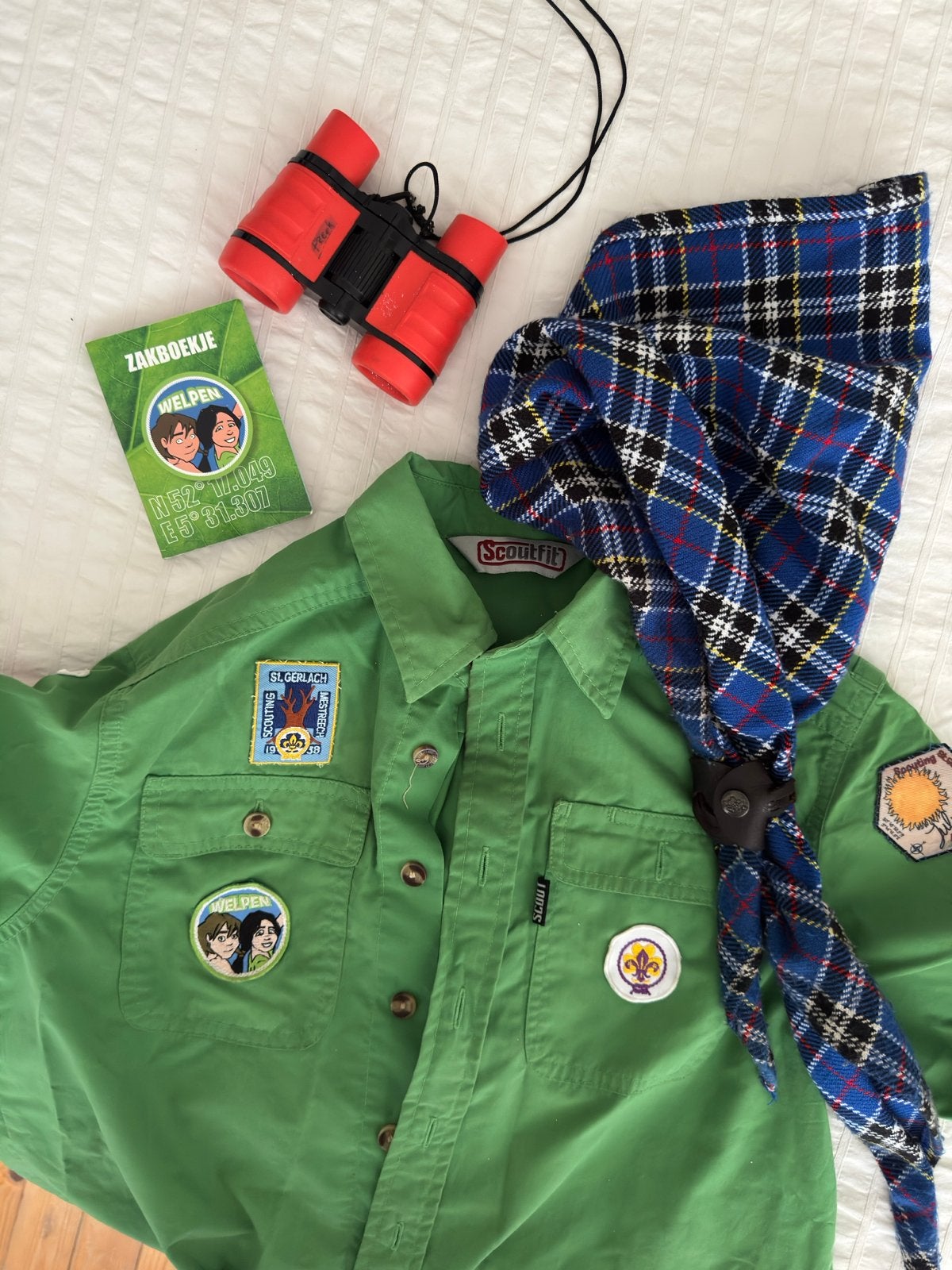 Scoutfit set: Groen overhemd, das, verrekijker en zakboekje, Ophalen of Verzenden, Gebruikt, Kleding