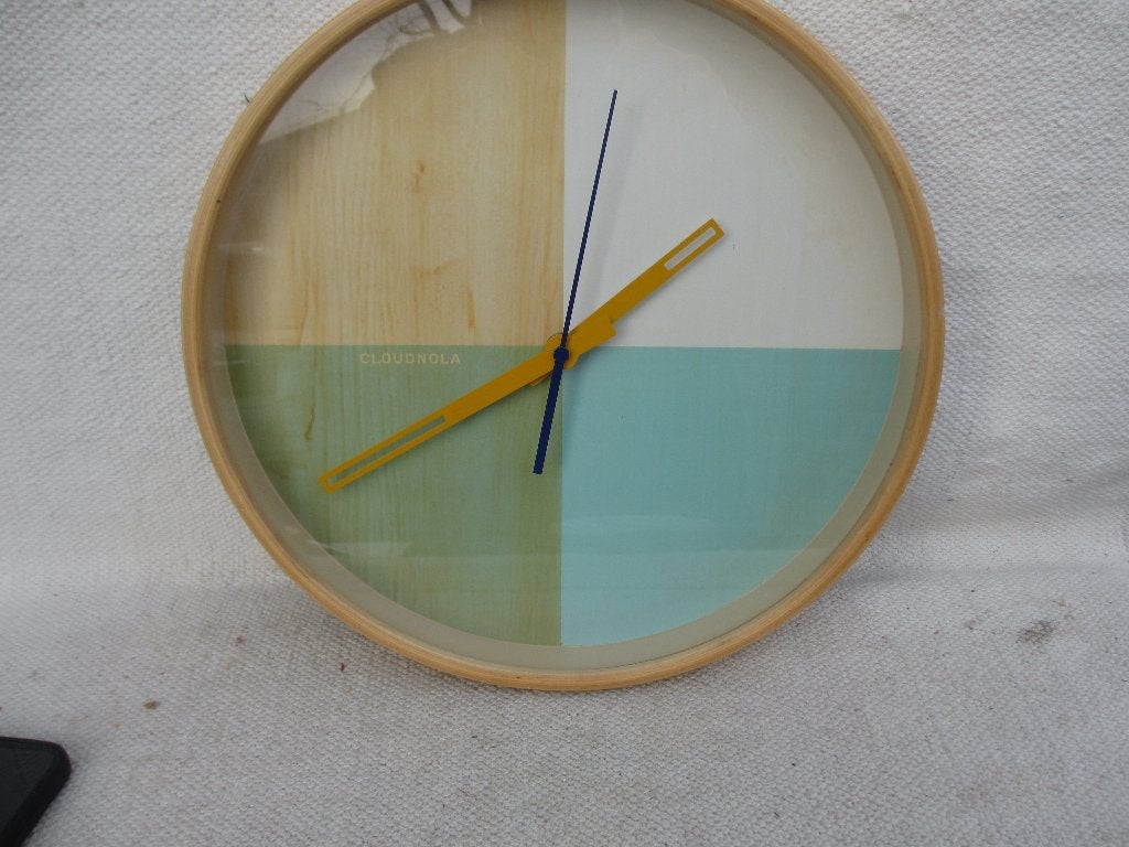 Cloudnola wand-klok groen, beige, wit geel