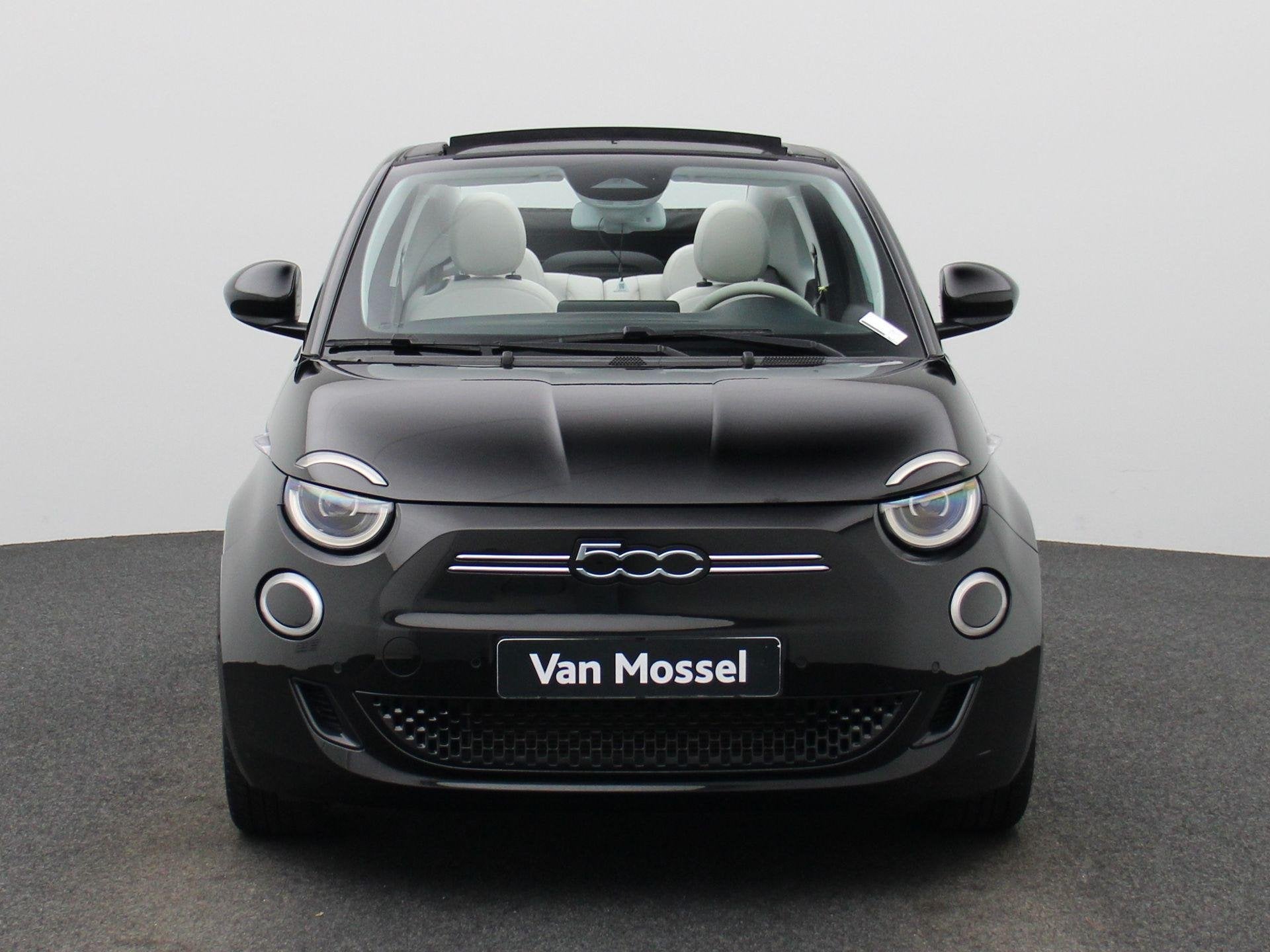 Fiat 500E Cabrio 42 kWh La Prima | ACHTERUITRIJCAMERA | STOE, 12 maanden, Stof, Gebruikt, 118 pk