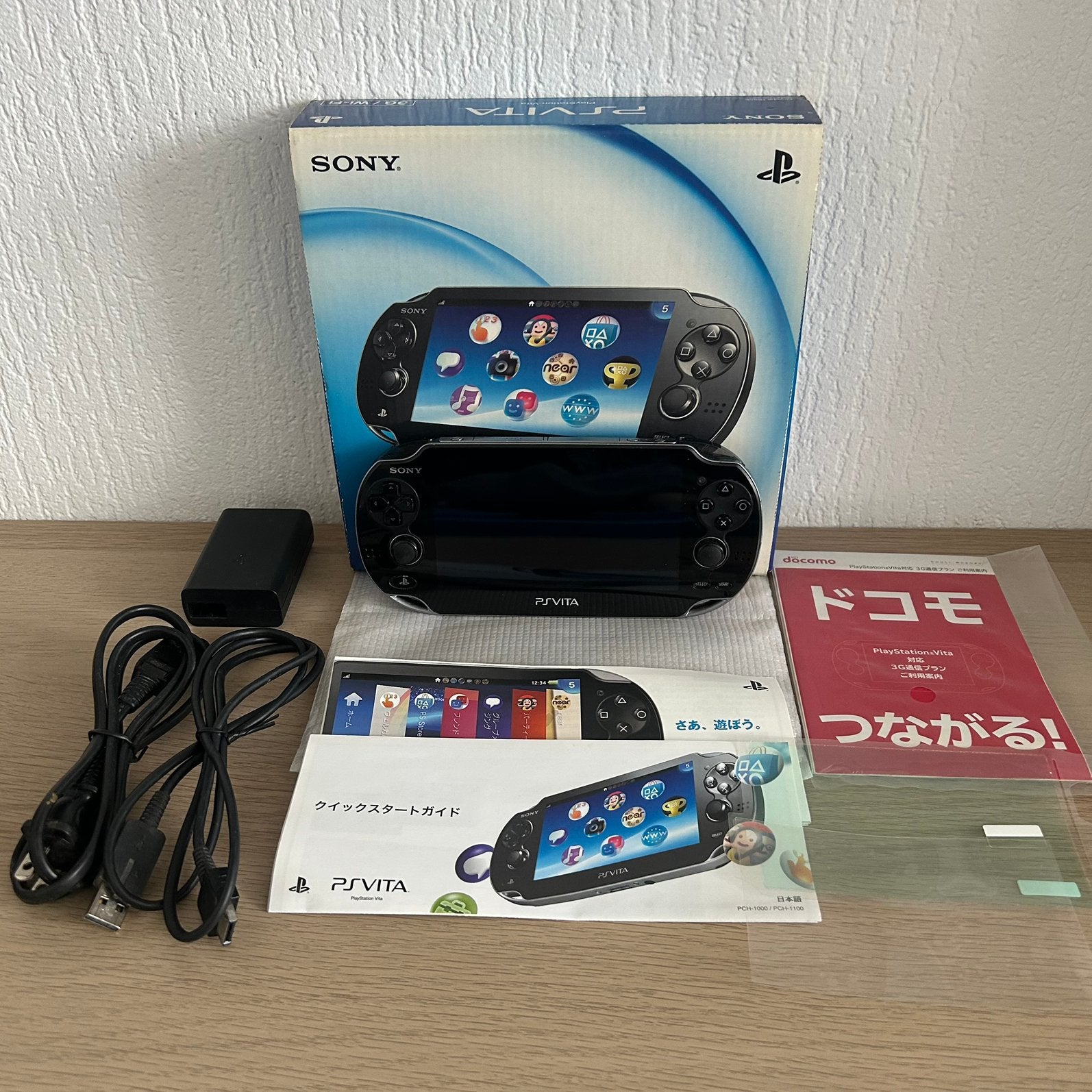 PS Vita Crystal Black PCH-1100 3G/Wi-Fi (Docomo Ed. In Doos), Verzenden, Zo goed als nieuw