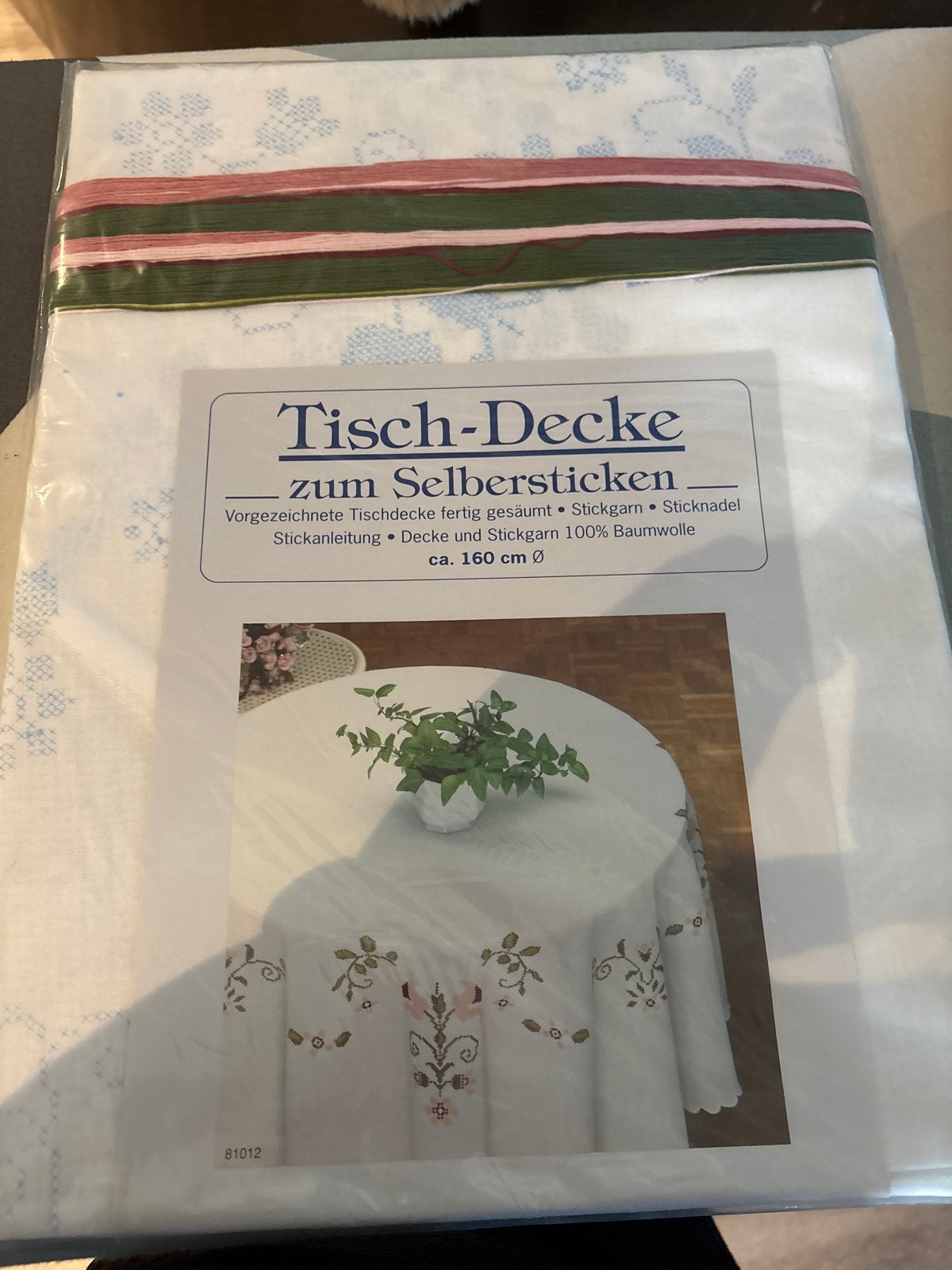 Nieuw Borduurpakket: Tafelkleed om zelf te borduren (Ø 160 c, Hobby en Vrije tijd, Verzenden, Nieuw, Handborduren, Borduurpakket