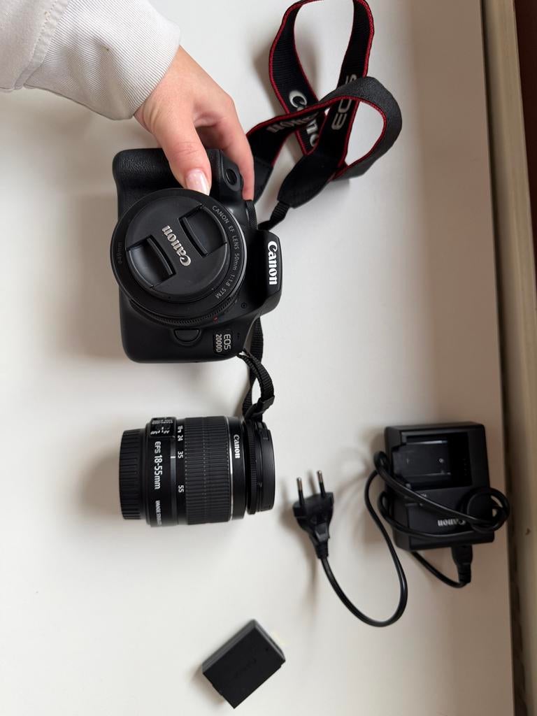 Canon 2000D + EF 50 mm + 18/55 MM, Audio, Tv en Foto, Fotocamera's Digitaal, Zo goed als nieuw, Canon, Geen optische zoom, Ophalen