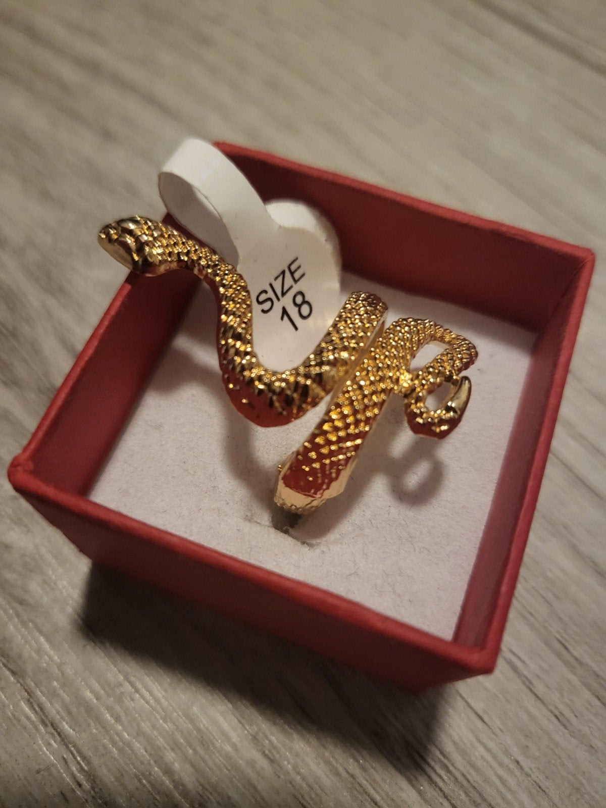 Nieuwe gouden slang ring - Maat 18, Nieuw, Ophalen of Verzenden, Dame of Heer, Goud