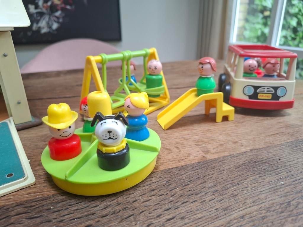 Fisher Price schooltje en bus met toebehoren, Ophalen, Gebruikt, Speelset