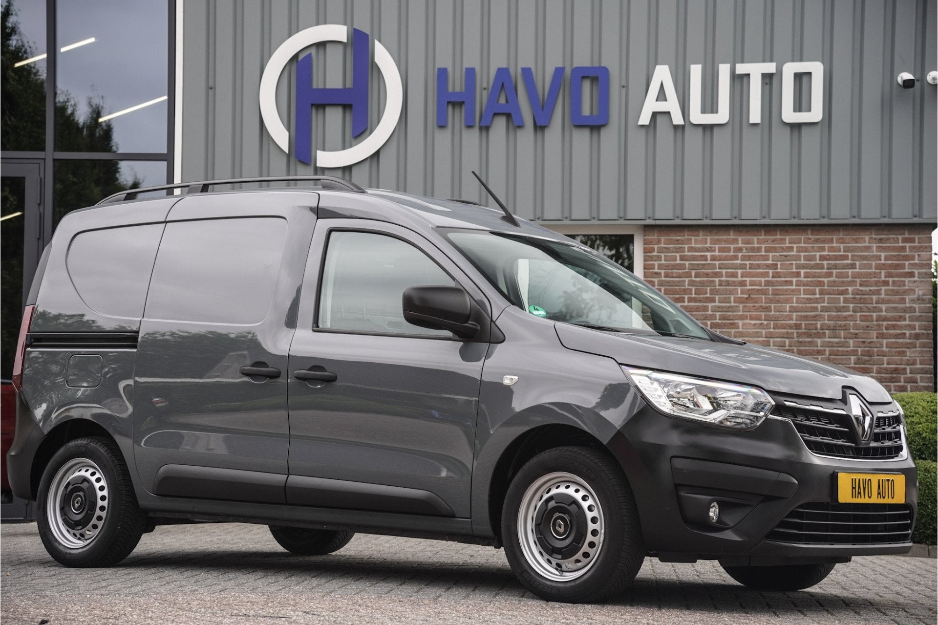 Renault Express 1.3 TCe, AIRCO, BTW-BPM-VRIJ / MARGE, CRUISE, Voorwielaandrijving, 15 km/l, Gebruikt, Zwart