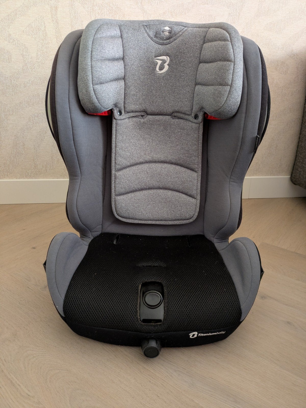 Titaniumbaby autostoel met Isofix, lengte kind 100-140cm, Kinderen en Baby's, Autostoeltjes, Autogordel of Isofix, 15 t/m 36 kg