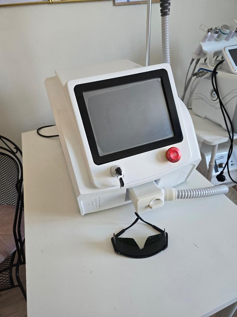 Professionele Diode 808 Laser Ontharingsmachine, Ophalen, Zo goed als nieuw, Scheren en Epileren