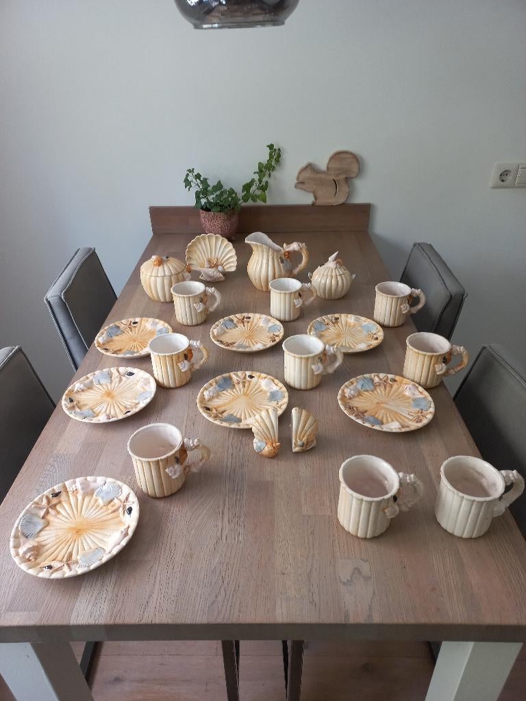 Schelpen ontbijt/lunch servies (Piccobella Keramiek Italië?), Keramiek, Overige typen, Nieuw, Ophalen of Verzenden