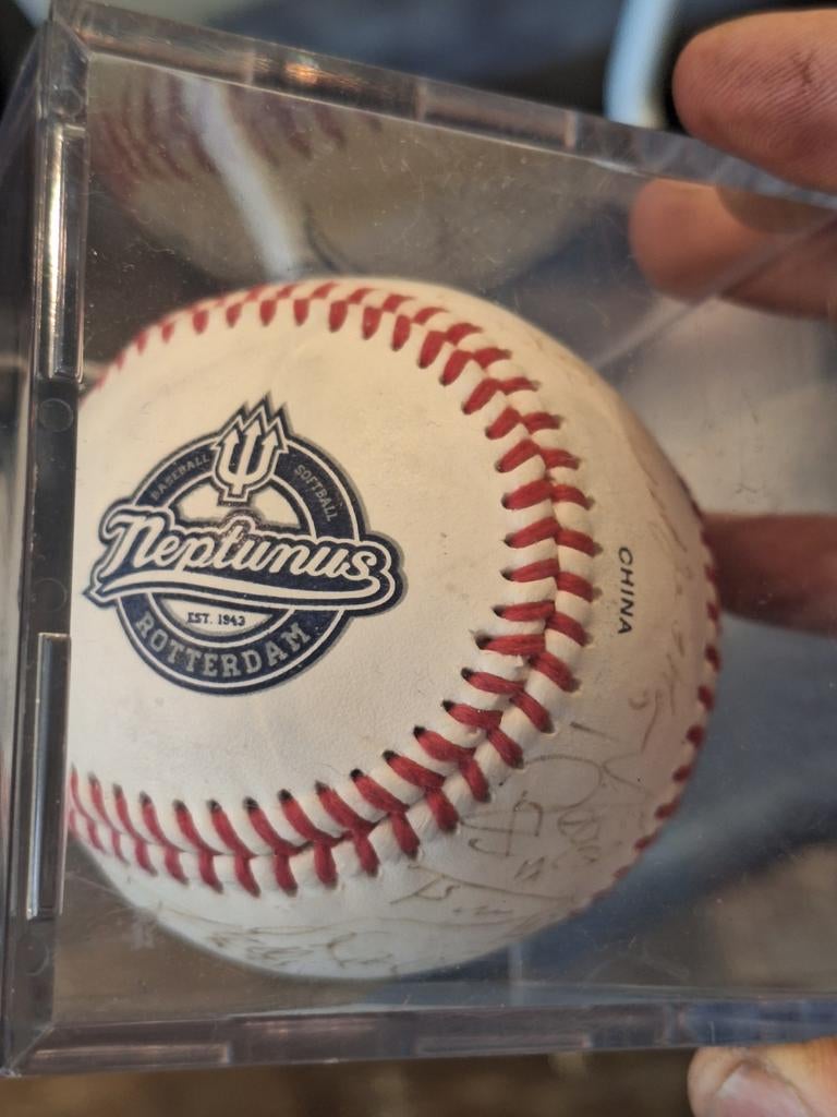 Gesigneerde Kampioenschapsbal Neptunus Rotterdam, Onbekend, Ophalen of Verzenden, Zo goed als nieuw, Onbekend