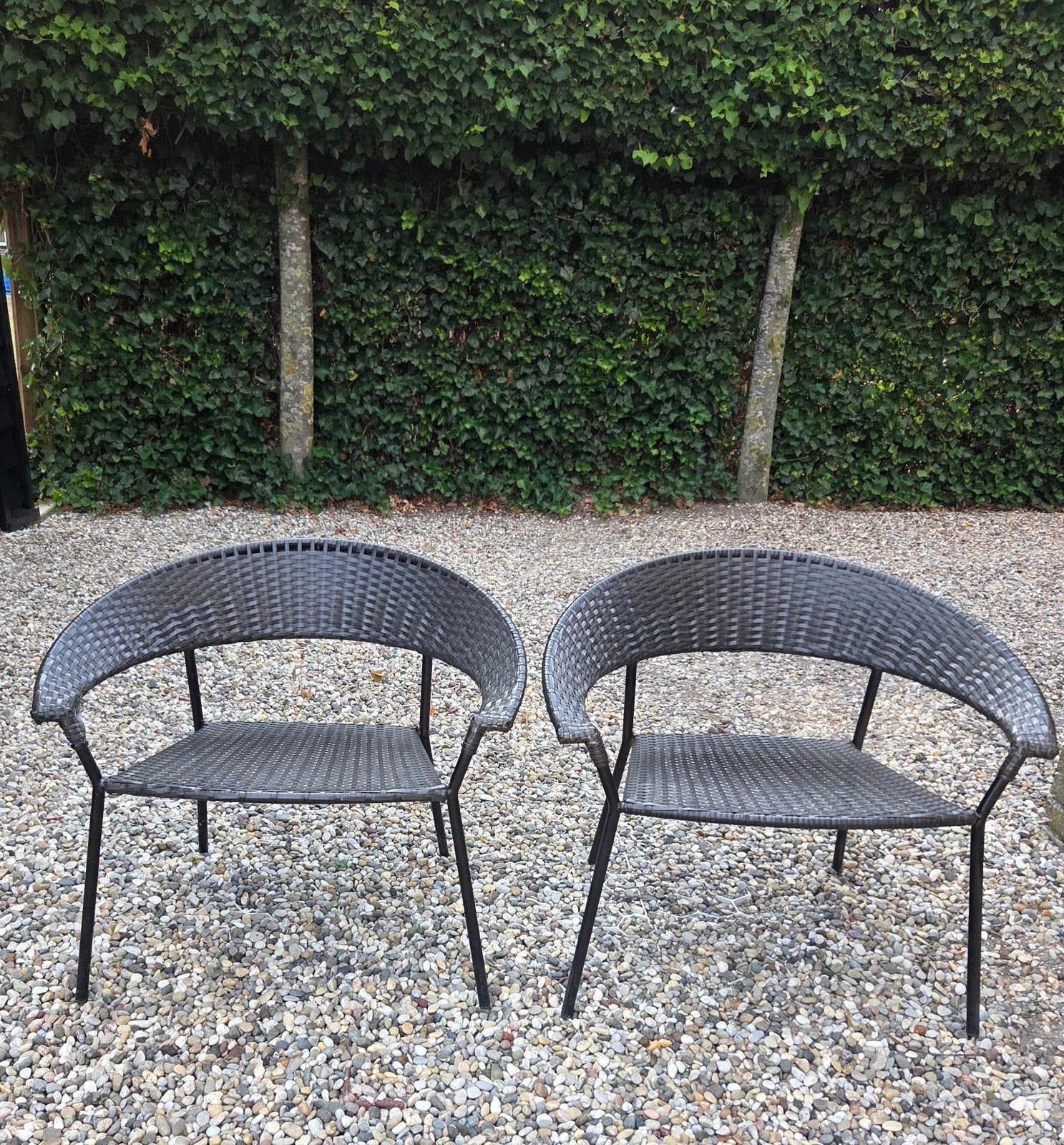 2 bruine wicker stoelen tuinstoelen fauteuils stevig, Tuin en Terras, Ophalen, Gebruikt, Wicker