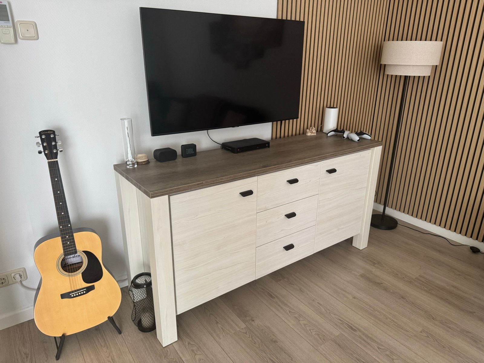 Stijlvol dressoir en vitrinekast set, Huis en Inrichting, Kasten | Dressoirs, Ophalen, 150 tot 200 cm, Zo goed als nieuw, Met lade(s)
