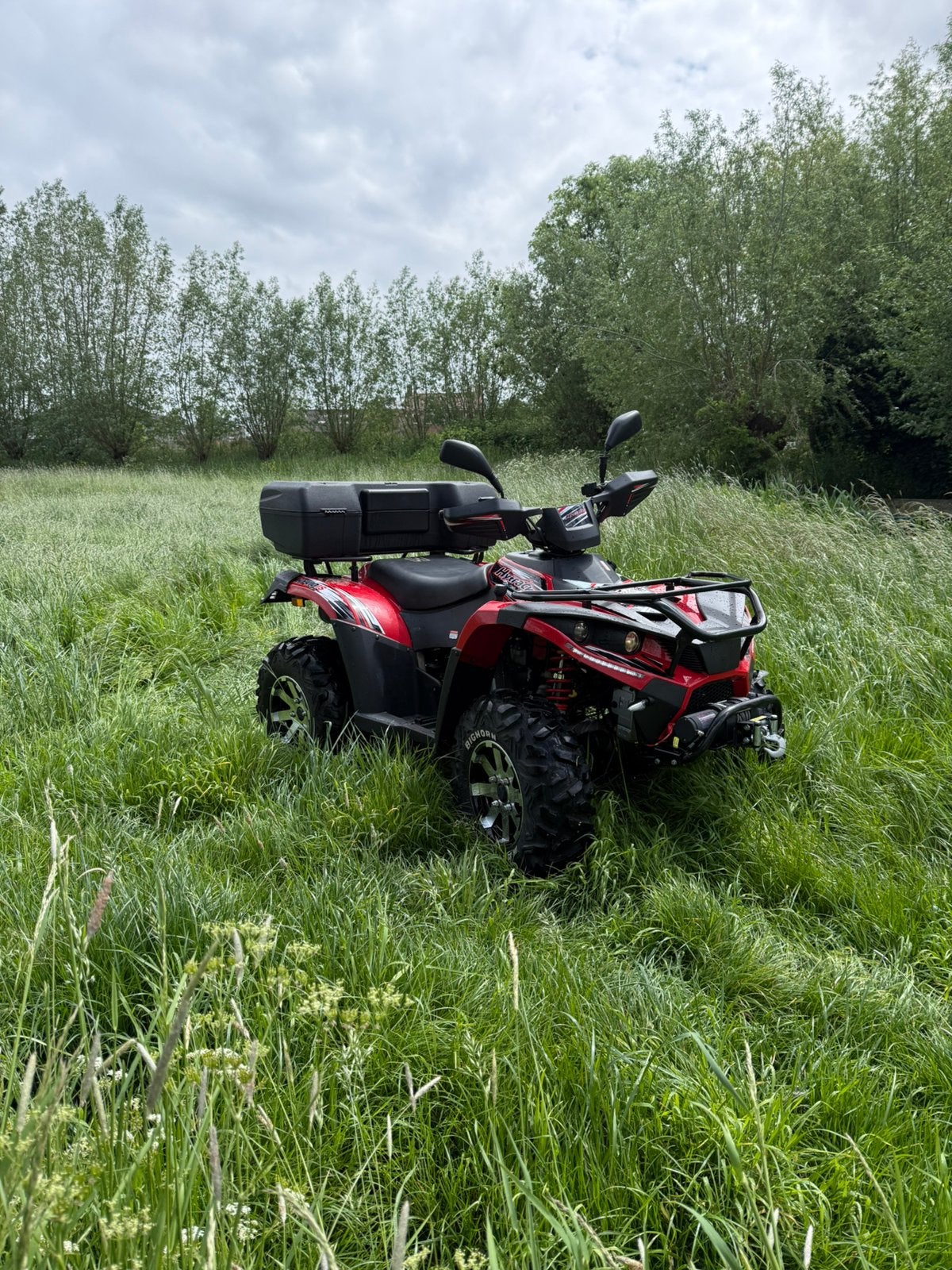 Quad Hytrack 410 cc 4 x4 met lier met Auto kenteken, Motoren, Quads en Trikes