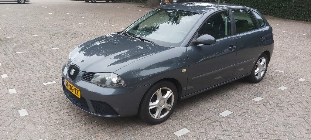 Seat Ibiza 1.4 16V 63KW 5DRS 2007 Grijs, Voorwielaandrijving, 40 €/maand, Ibiza, Origineel Nederlands