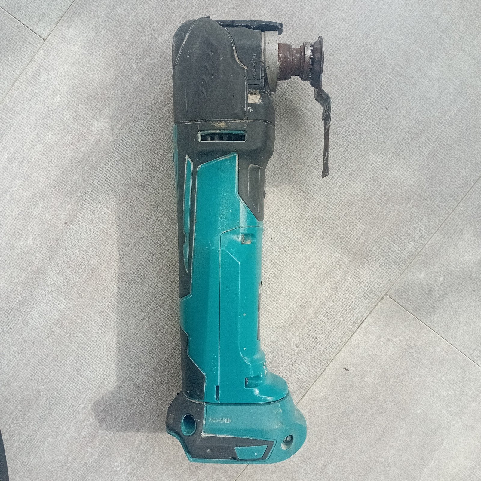 Makita DTM51 18V Accu Multitool (Body) - Snelwisselsysteem
​, Ophalen of Verzenden, Gebruikt, Minder dan 700 watt, Haakse handslijpmachine