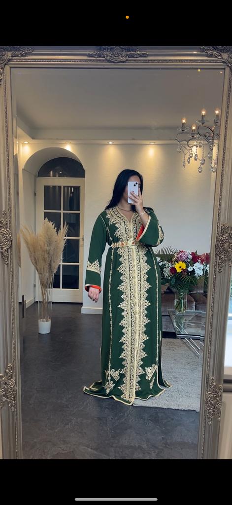 TE HUUR  Takchita / Takshita Marokkaanse Caftan / Kaftan, Ophalen of Verzenden, Zo goed als nieuw, Maat 38/40 (M), Onder de knie