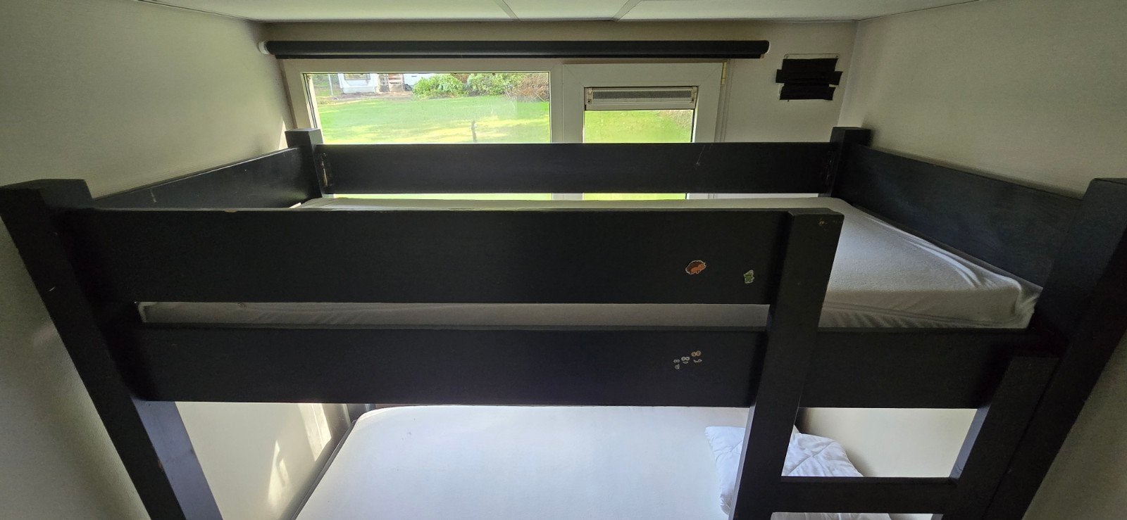 Stevig zwart stapelbed met opberglade, Ophalen, Gebruikt, 90 cm, 160 tot 180 cm