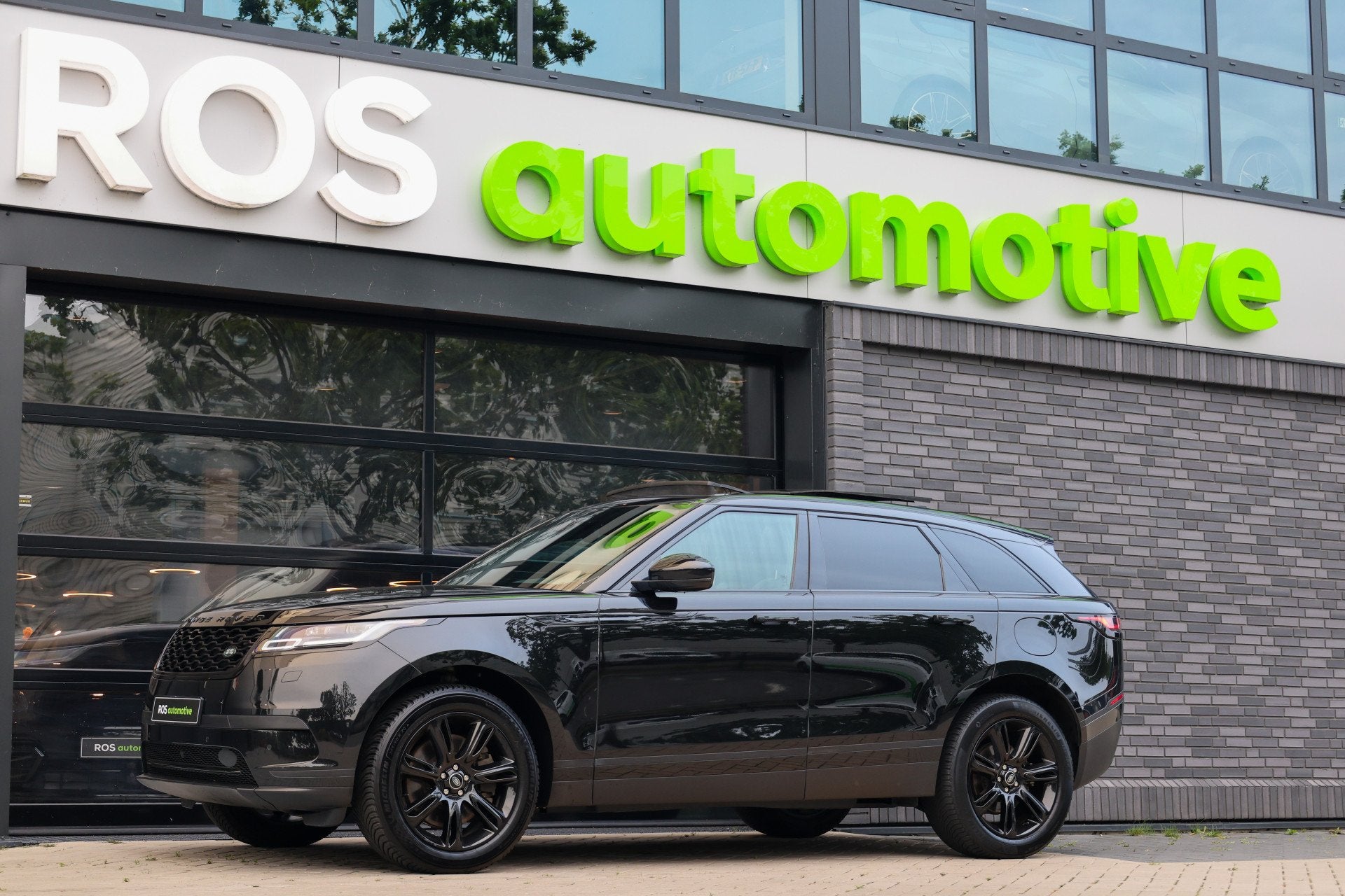 Land Rover Range Rover Velar 2.0 P400e | PANO | MERIDIAN SUR, Auto's, Automaat, 4 cilinders, 2000 kg, Zwart